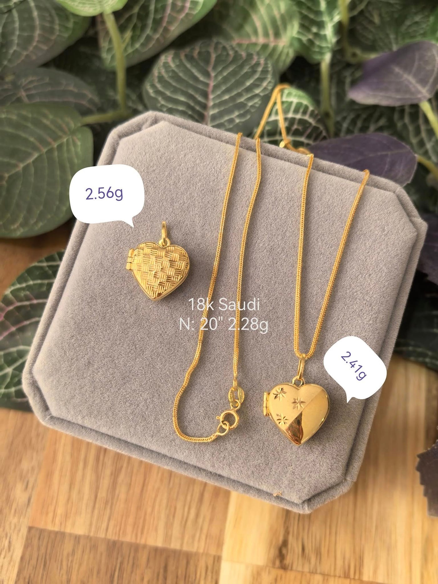 JEWELRY: 18k Gold Heart Locket Pendant