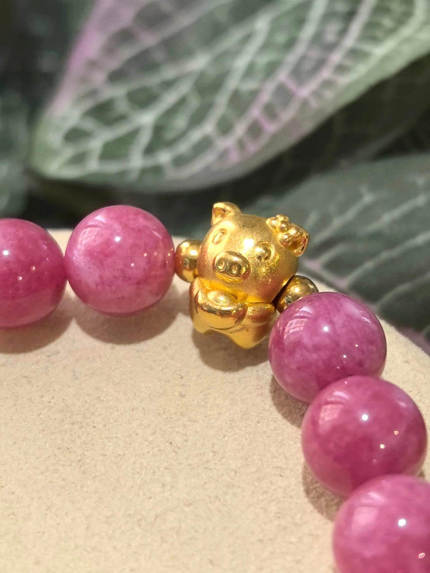 JEWELRY: 24k Gold Wealthy Pig