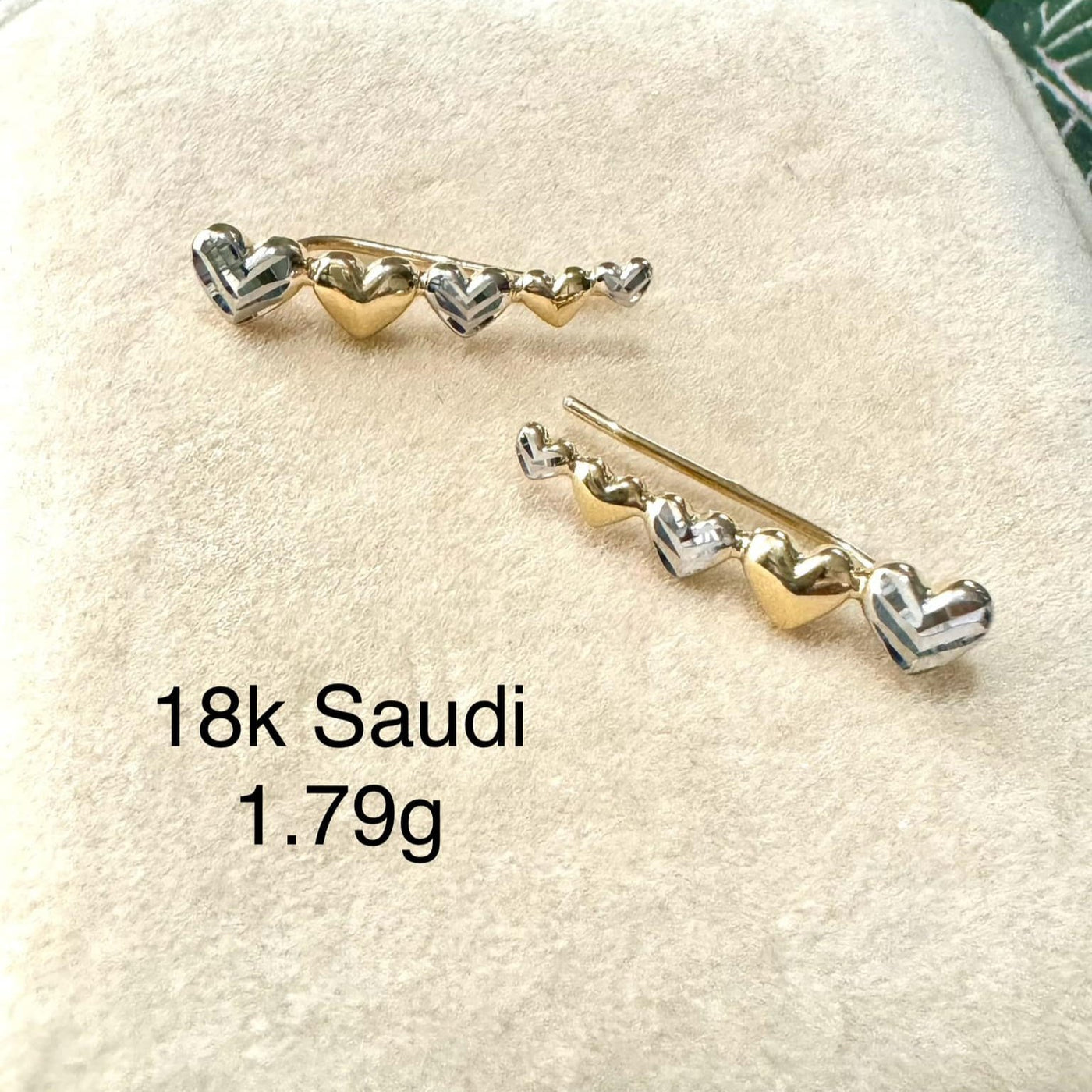 JEWELRY: 18k Saudi Gold Heart Creepers